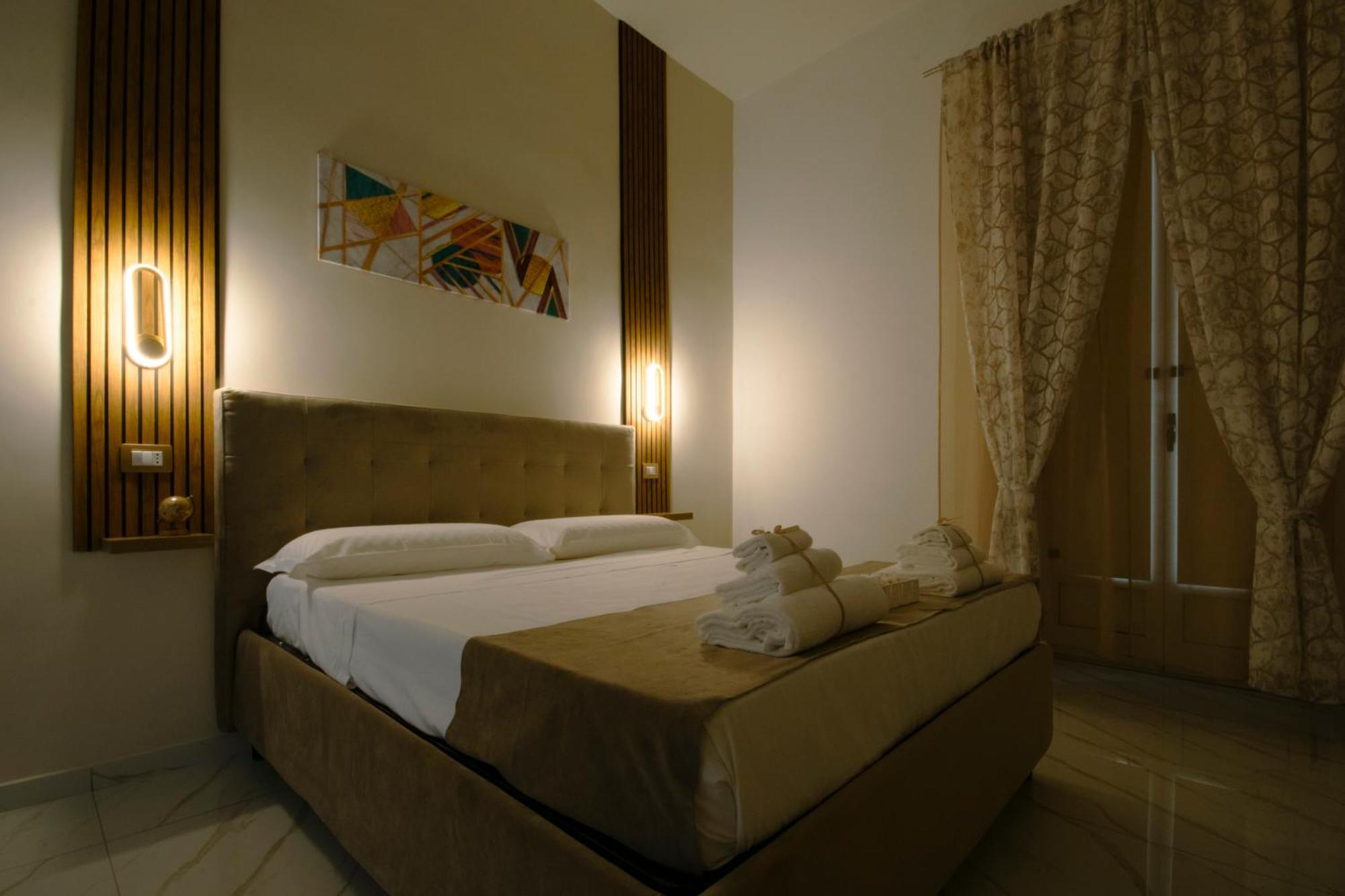 La Reggia Della Duchesca Hotel Наполи Екстериор снимка
