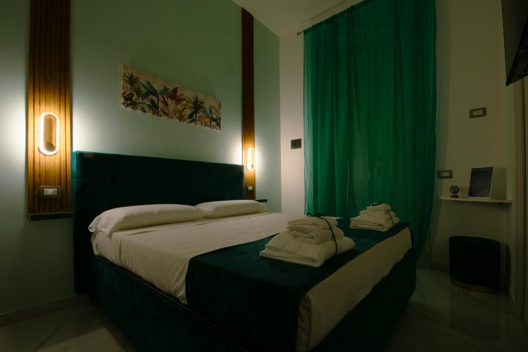 La Reggia Della Duchesca Hotel Наполи Екстериор снимка