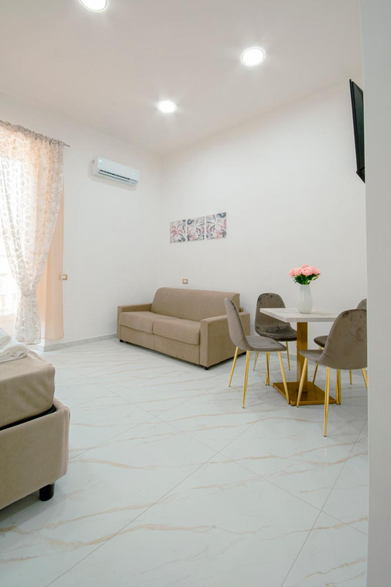 La Reggia Della Duchesca Hotel Наполи Екстериор снимка